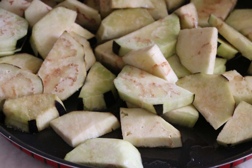 طريقة عمل المقلوبة بالباذنجان بالصور