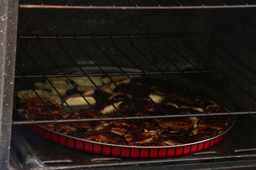 طريقة عمل المقلوبة بالباذنجان بالصور