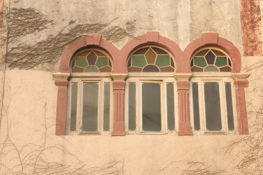 Walking the streets of Beirut, في شوارع بيروت