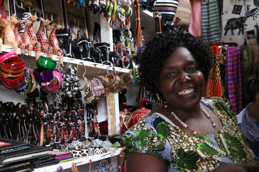 Tanzanian Woman, Artists, Arusha market