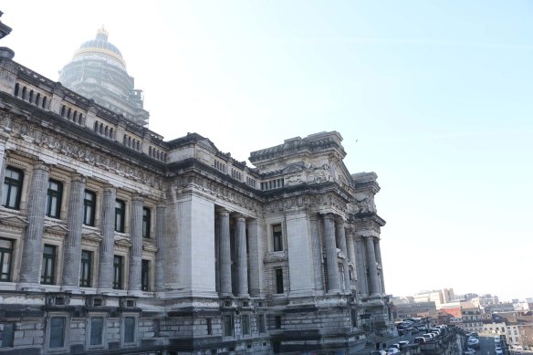 Belgium-brussels-traveling-travel-blog-architecture-Justice-Palace-12