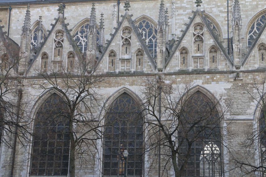Belgium-brussels-traveling-travel-blog-architecture-Justice-Palace-Chapel-Church-Notre-Dame-de-la-chapelle