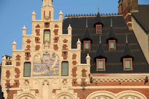 Belgium, brussels, travel, travel blog, architecture, Coudenberg Street-3