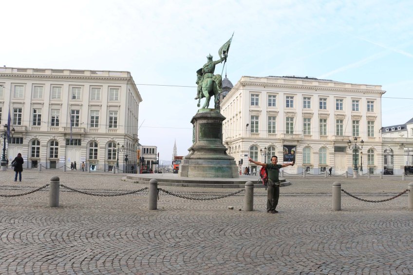 Belgium-brussels-traveling-travel-blog-architecture-Down-to-Grand-place -6
