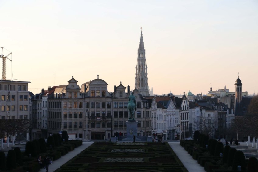 Belgium-brussels-traveling-travel-blog-architecture-Down-to-Grand-place -6