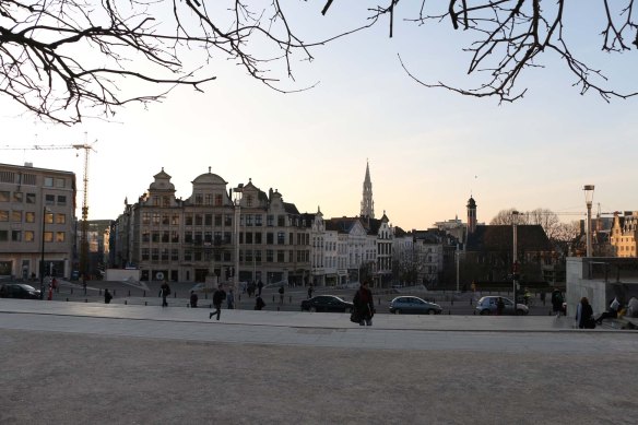 Belgium-brussels-traveling-travel-blog-architecture-Down-to-Grand-place -6