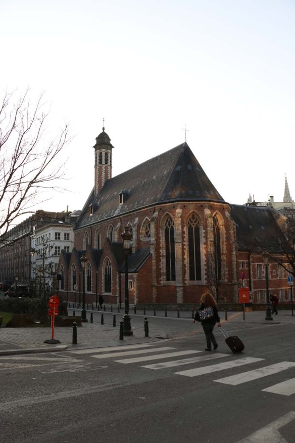 Belgium-brussels-traveling-travel-blog-architecture-Down-to-Grand-place -17
