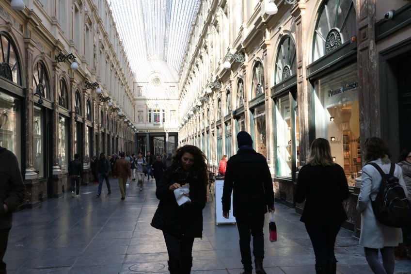 Belgium-brussels-traveling-travel-blog-architecture-Galeries-St-Hubert-2