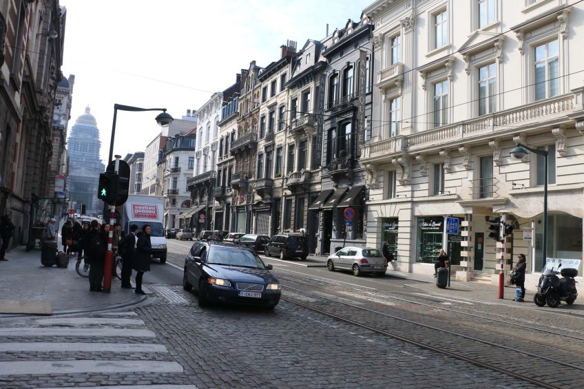Belgium-brussels-traveling-travel-blog-architecture-Place du Grand Sablon - Church Notre-Dame-du-Sablon-Place-du-Petit-Sablon-8