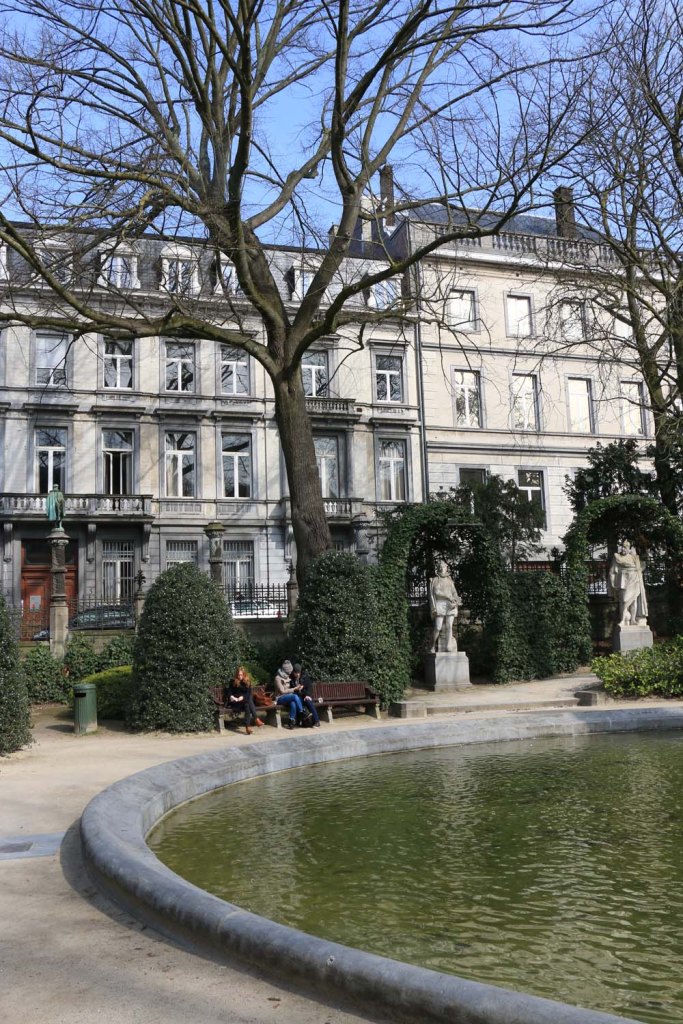 Belgium-brussels-traveling-travel-blog-architecture-Place du Grand Sablon - Church Notre-Dame-du-Sablon-Place-du-Petit-Sablon-12