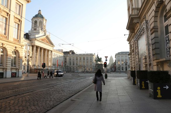 Belgium-brussels-traveling-travel-blog-architecture-Saint Jacques-sur-Coudenberg-4