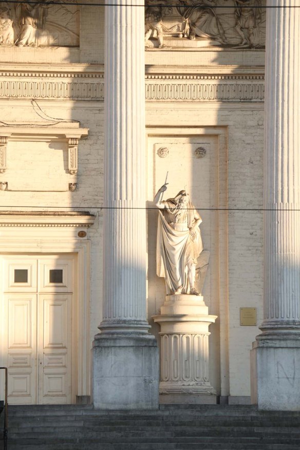 Belgium-brussels-traveling-travel-blog-architecture-Saint Jacques-sur-Coudenberg-4