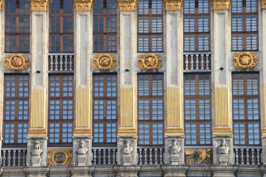 Belgium-brussels-traveling-travel-blog-architecture-Town-Hall-Grand-Place-6