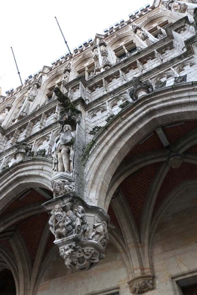Belgium-brussels-traveling-travel-blog-architecture-Town-Hall-Grand-Place-6