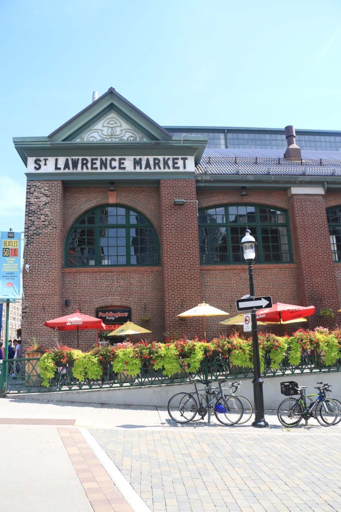 toronto-harbor-front-distillery-district-farmer-market-saint-lawrence-market-1