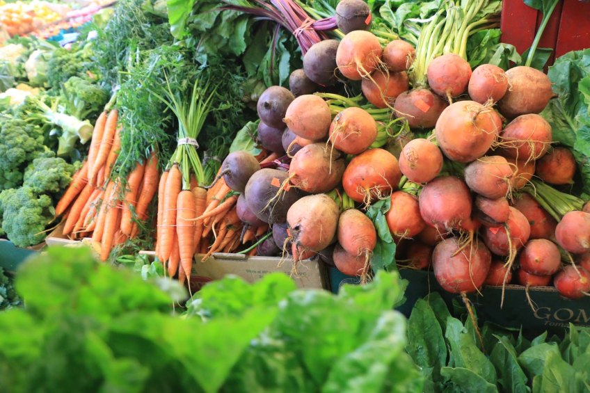 toronto-harbor-front-distillery-district-farmer-market-saint-lawrence-market-1