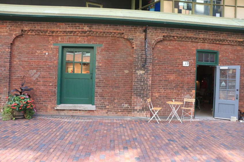 toronto-harbor-front-distillery-district-farmer-market-saint-lawrence-market-1