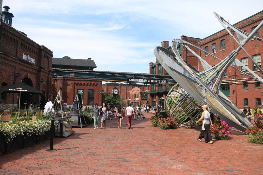 toronto-harbor-front-distillery-district-farmer-market-saint-lawrence-market-1