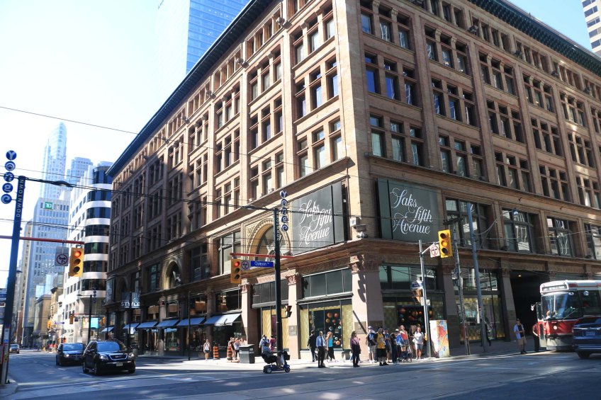 toronto-harbor-front-distillery-district-farmer-market-saint-lawrence-market-1