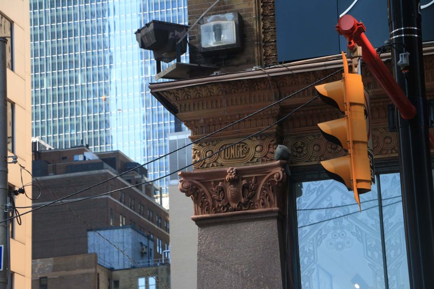 toronto-harbor-front-distillery-district-farmer-market-saint-lawrence-market-1