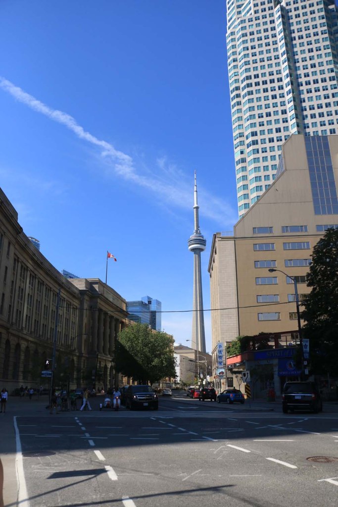 toronto-harbor-front-distillery-district-farmer-market-saint-lawrence-market-1