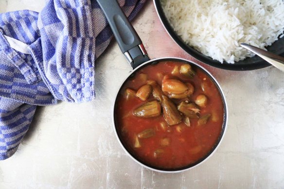 bamieh, okra, tomato, stew