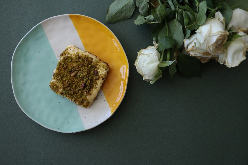 date cake, date cheesecake, no-bake cheesecake, date lovers