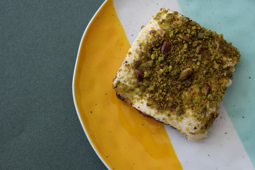 date cake, date cheesecake, no-bake cheesecake, date lovers